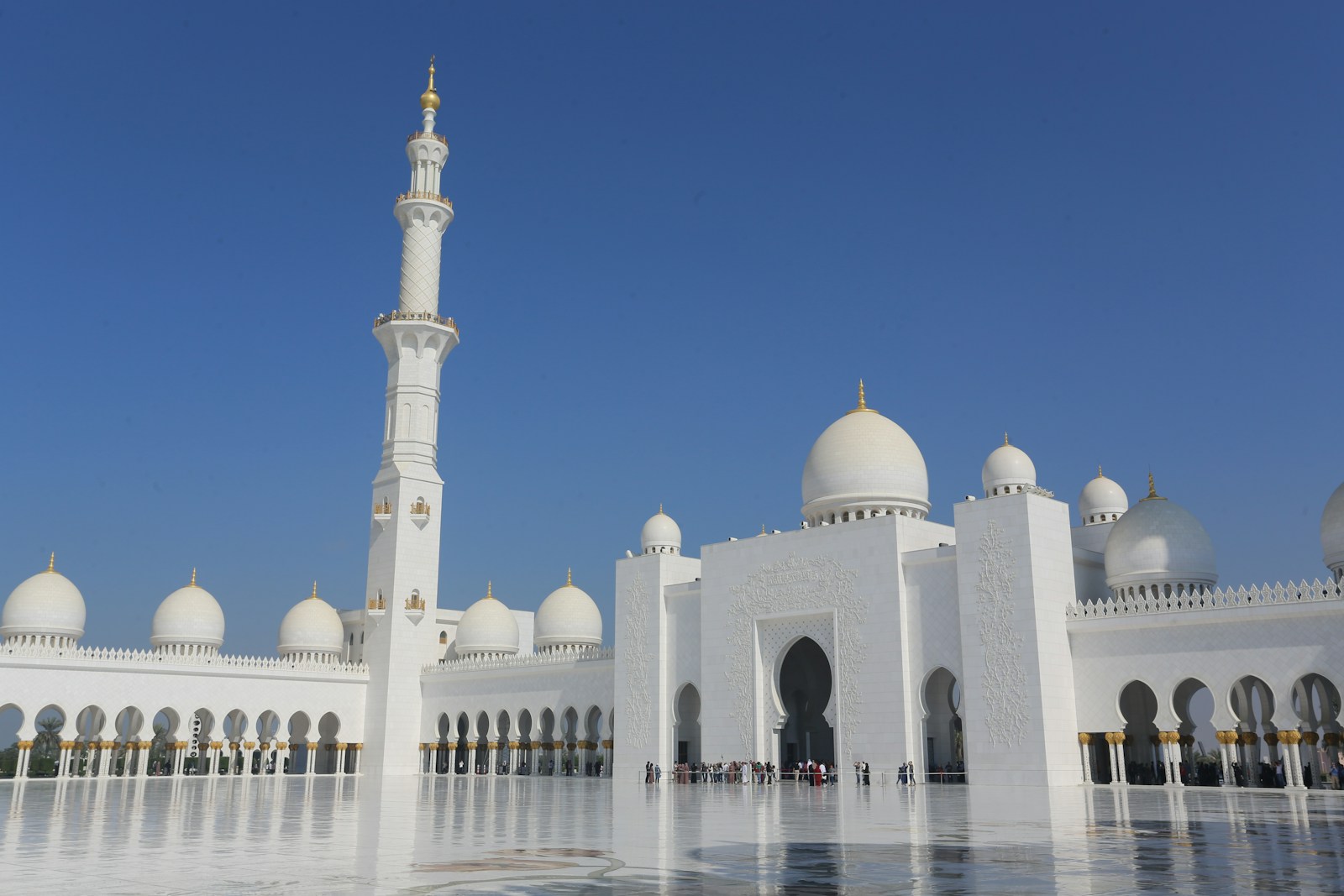 Sheikh Zayed Grand Mosque representing Arabic language services