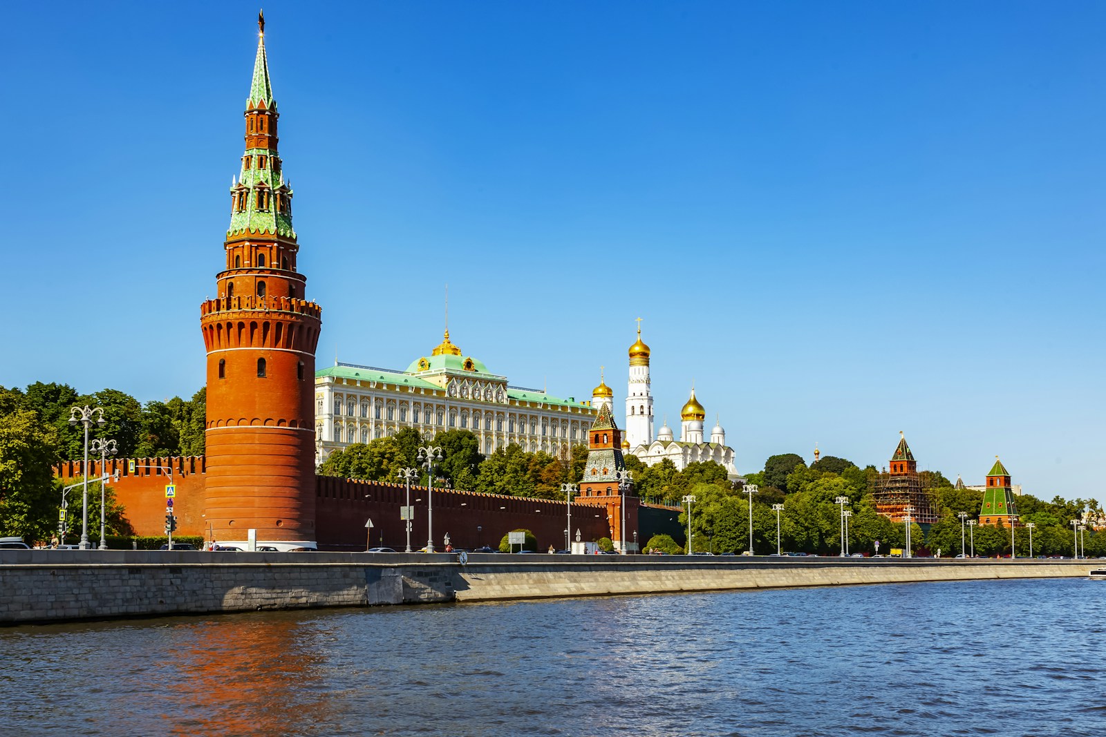 Moscow Kremlin and city architecture representing Russian translation services